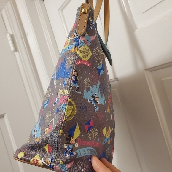 EUC Disney Dooney & Bourke Disneyland Marathon Weekend 2015 Tote, Authentic - Picture 5 of 16